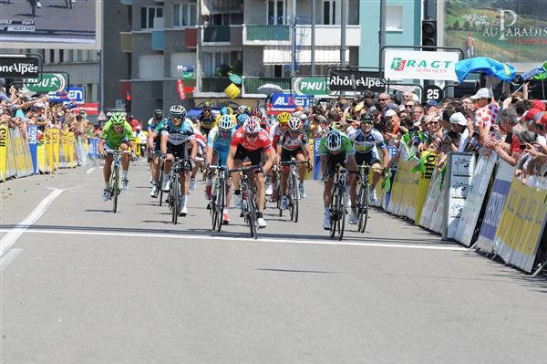 Stage six field sprint